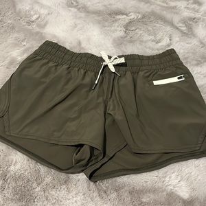 Vuori Clementine Short 2.5”